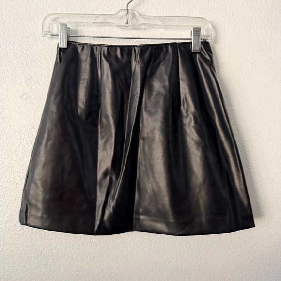 Abercrombie & Fitch Skirt Skort Black Faux Leather Mini Wrap Zipper NWT Sz XS - Picture 4 of 9